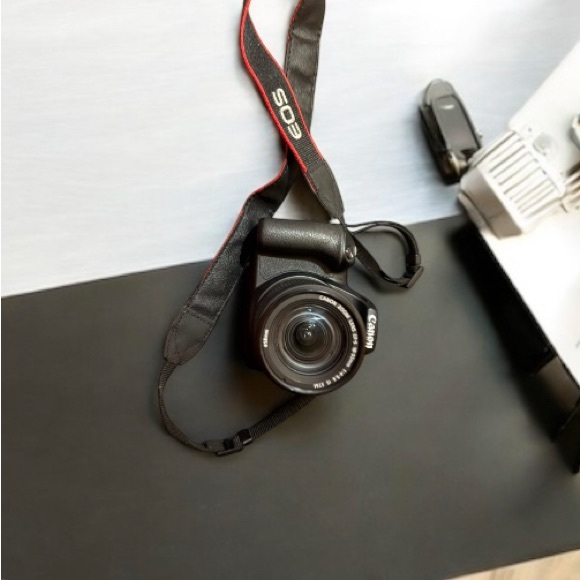 Canon Camera EOS SL3 avec chargeur et card memoire 128 gb - Picture 2 of 3